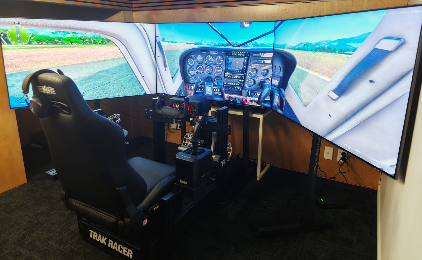 .PLATINUM FLIGHT SIMULATOR